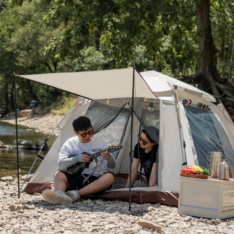 Camping tent with spacious interior and expandable sun protection Kalsten