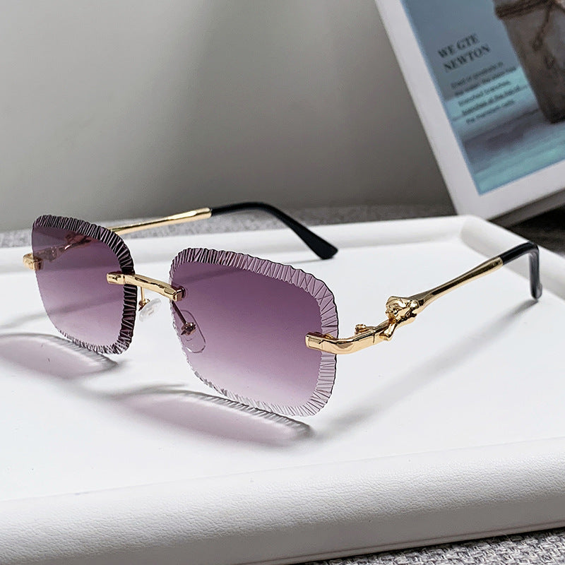 Women's fashionable sunglasses with textured frame and subtle gradient Kalsten