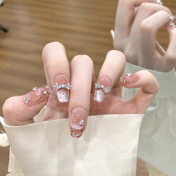 Artificial nails with elegant ombre look Kalsten