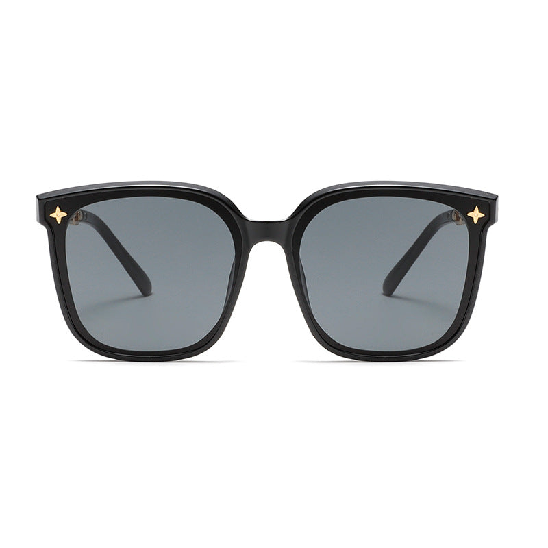 Women's Fashion Sunglasses with High-Quality Chain Detail Kalsten