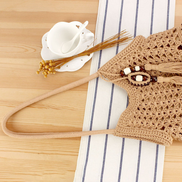 Hand-knotted macrame bag with playful pendant Kalsten