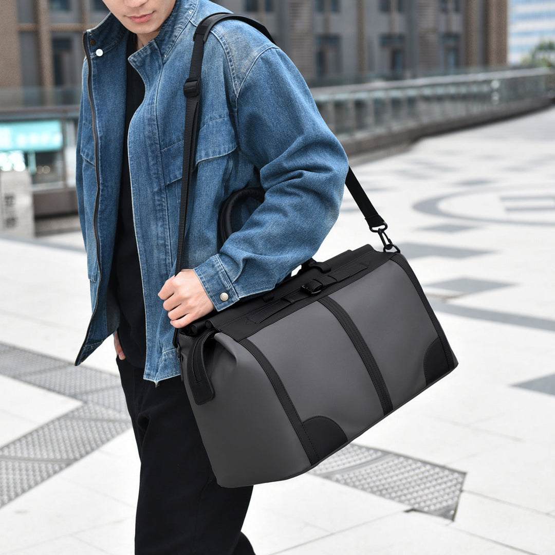 Elegant Travel Bag with Additional Compartments Kalsten