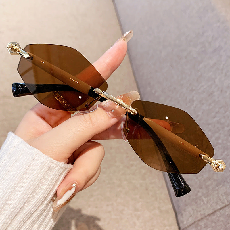 Women's futuristic sunglasses with oversized rectangular frame Kalsten