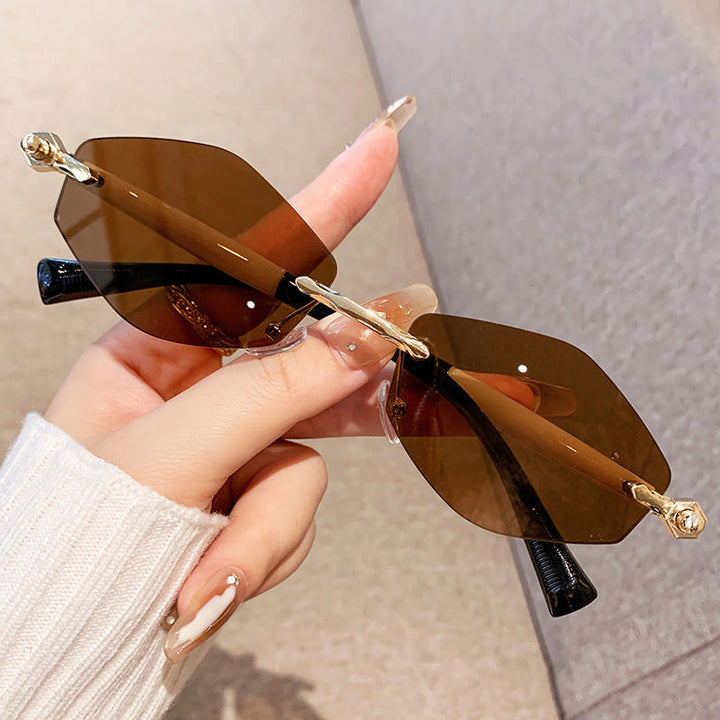 Women's futuristic sunglasses with oversized rectangular frame Kalsten