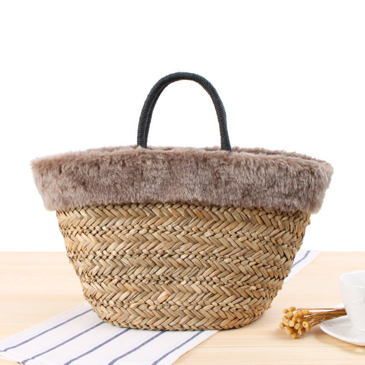 Braided handbag with luxurious faux fur trim Kalsten