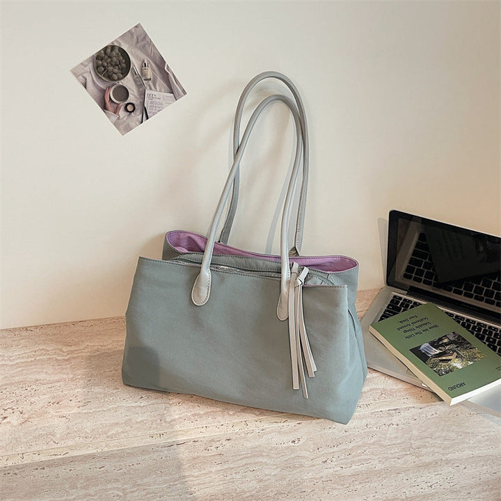 Elegant Tote Bag with Zipper and Practical Interior Pockets Kalsten