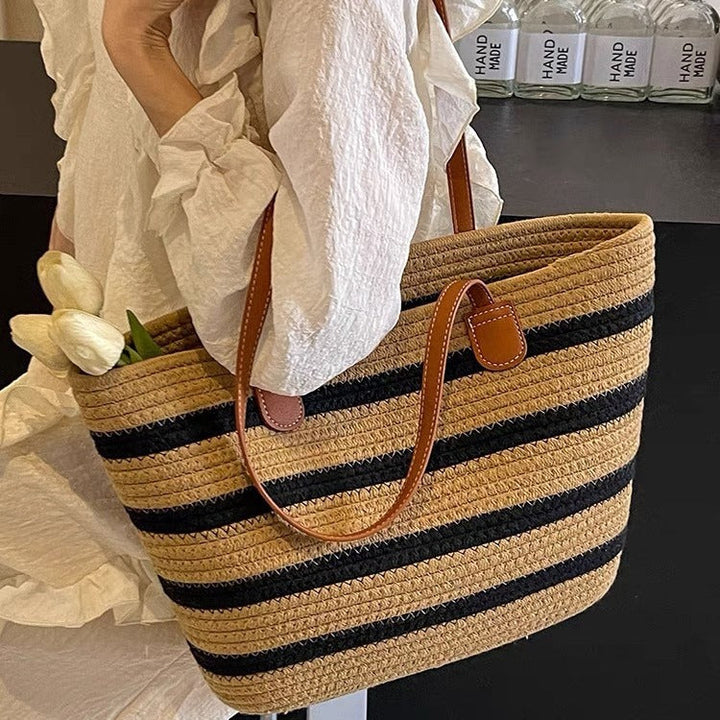 Stylish straw bag with contrasting stripes Kalsten