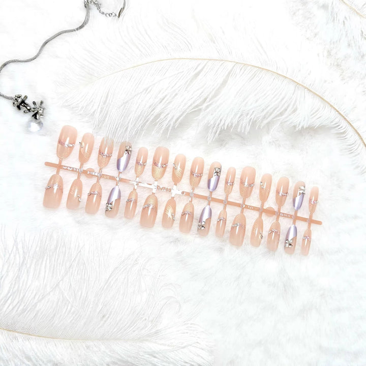 Luxury artificial nails with elegant accents Kalsten