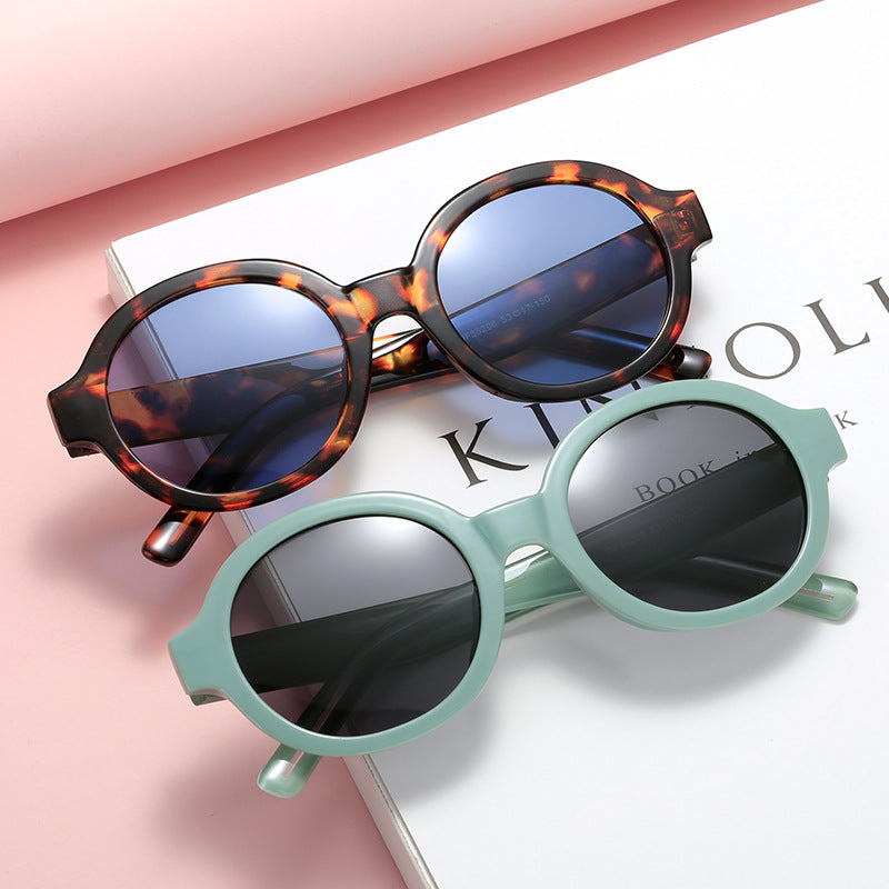 Ladies fashionable sunglasses in stylish round design Kalsten