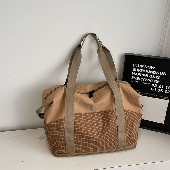 Multifunctional sports and travel bag with innovative compartment arrangement Kalsten