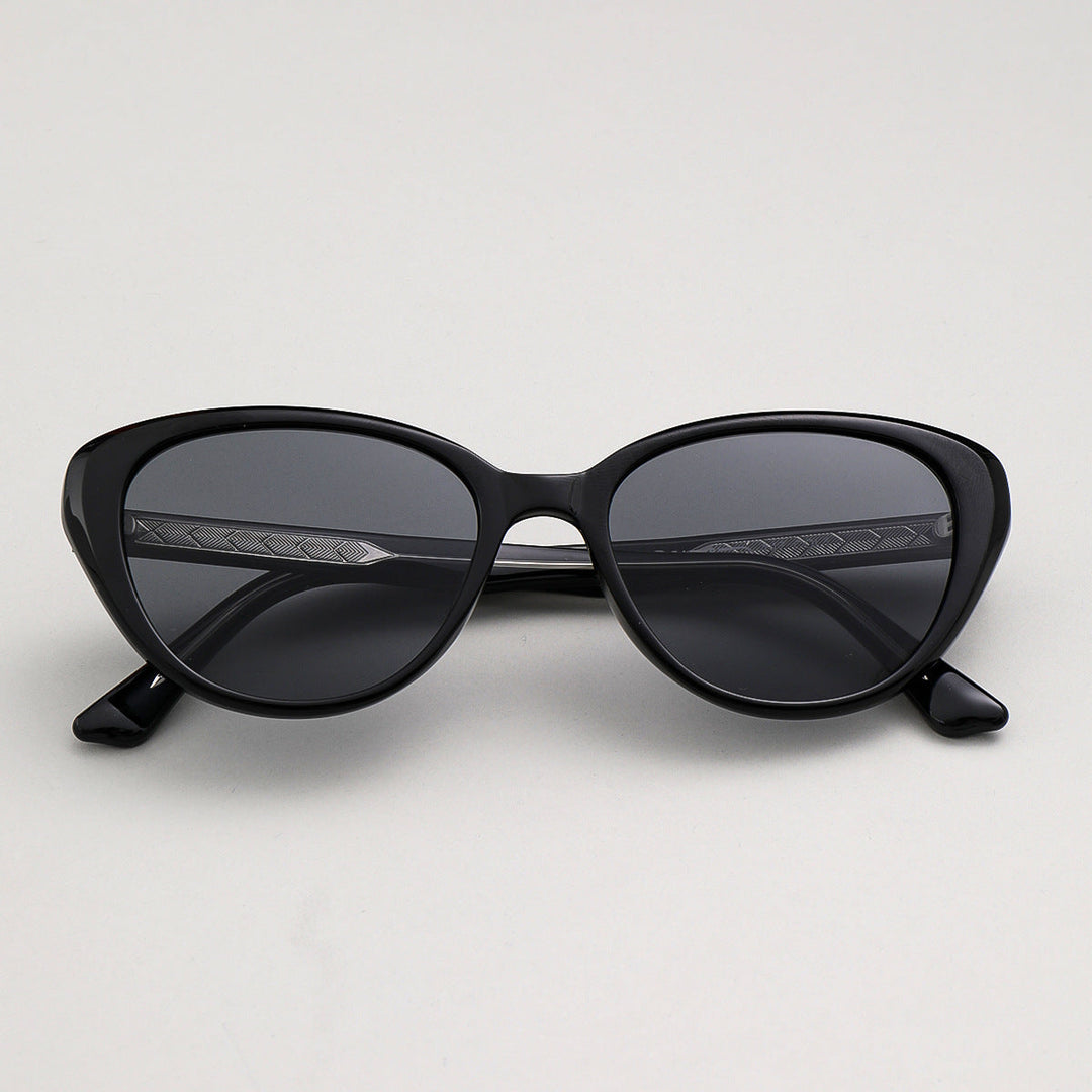 Ladies modern sunglasses with classic swing Kalsten