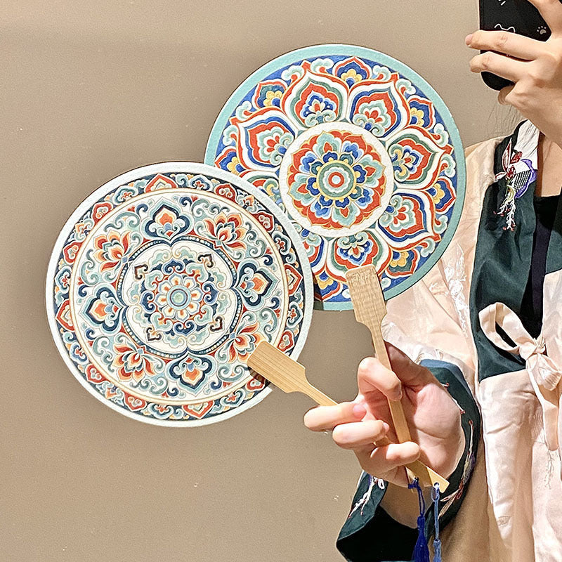 Handmade fan with artistic motif Kalsten