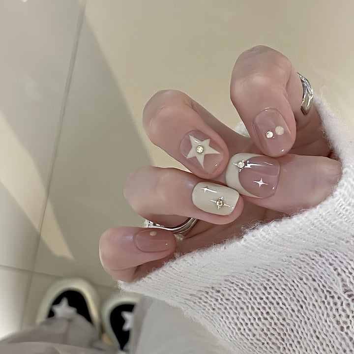 Artificial nails with elegant glitter accents Kalsten
