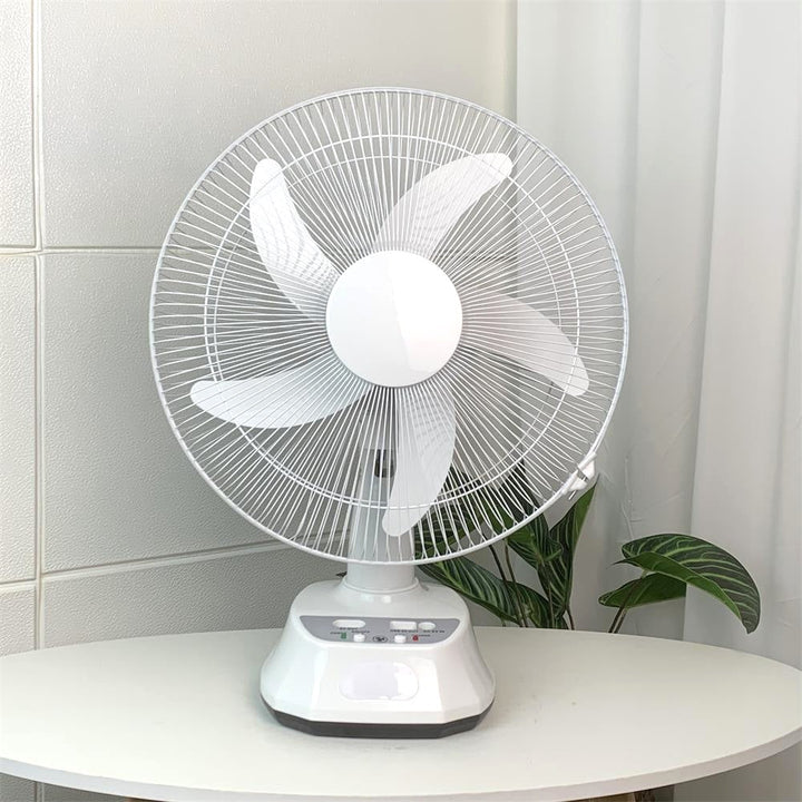 Unisex nan leiser USB table fan with multi-blade design, oscillating tilt function and timer Kalsten