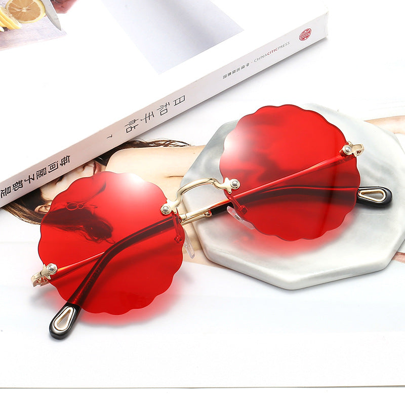 Women's Fashion Glasses with Playful Wave Frame Kalsten