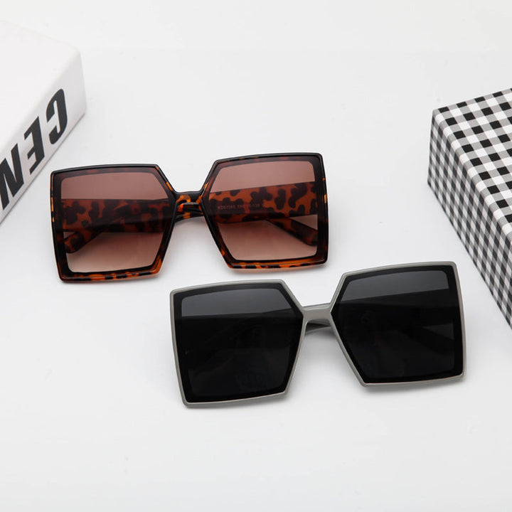 Women's Fashionable oversized sunglasses in modern hexagon design Kalsten