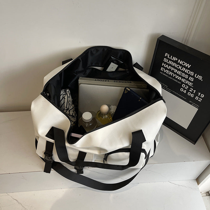 Robust Sports and Travel Bag with Versatile Compartment Design Kalsten