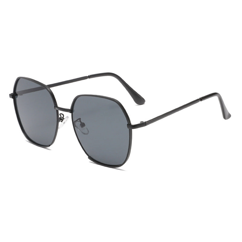Women Elegant oversized Sunglasses with high-quality metal frame and UV protection Kalsten