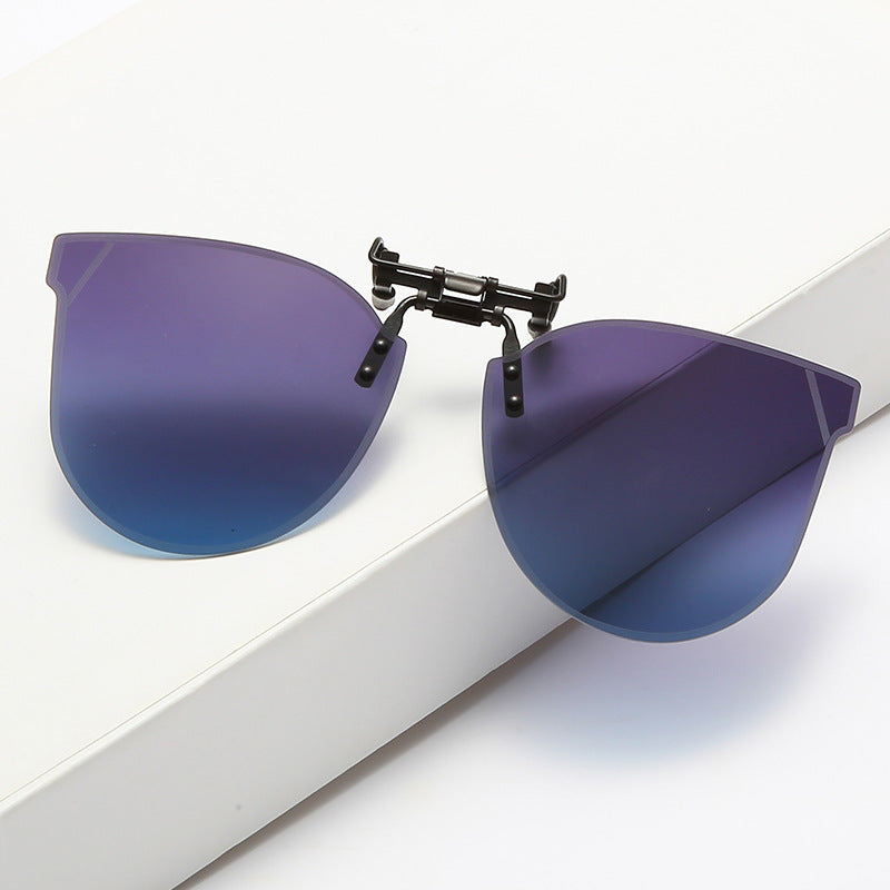 Women's fashionable sunglasses in a futuristic design with mirrored lenses Kalsten