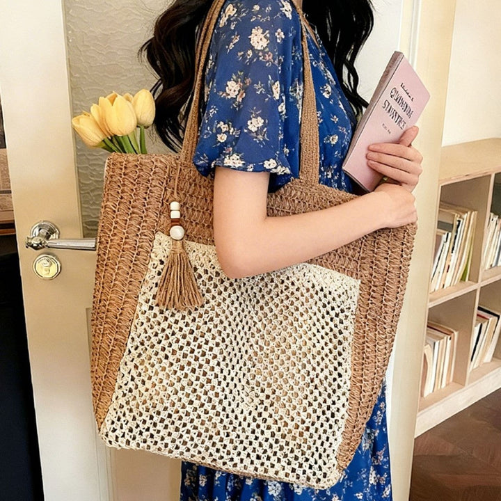 Handcrafted straw bag with tassels Kalsten