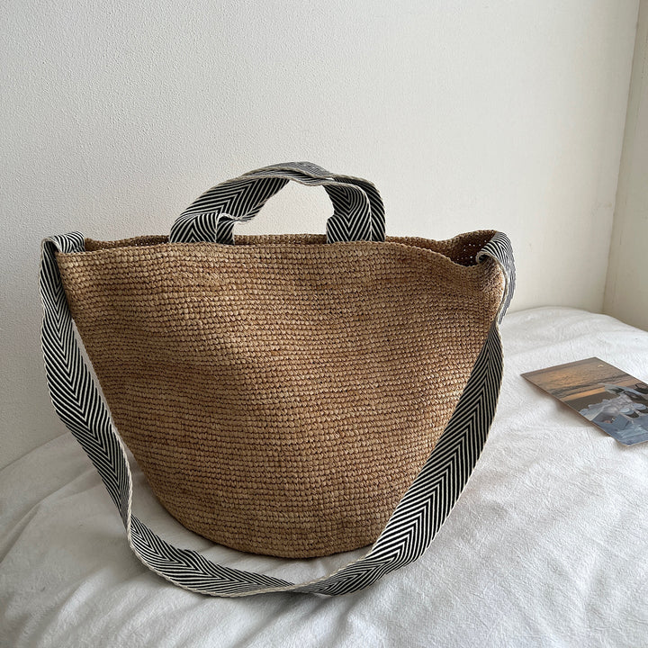Handmade straw bag with fashionable striped pattern Kalsten