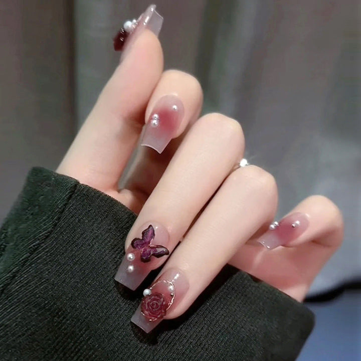 Art nails with playful animal motif Kalsten