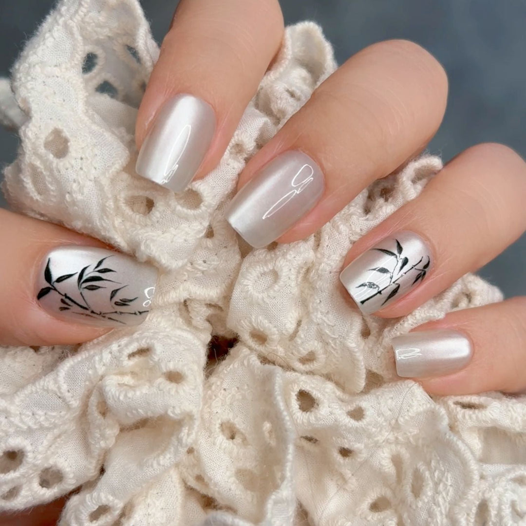 Decorative Press-On Nail Extensions with Floral Accents Kalsten