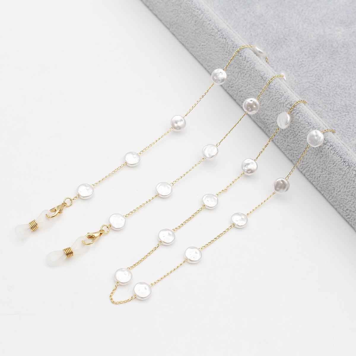 Pearl-Accented Eyewear Chain Acalora