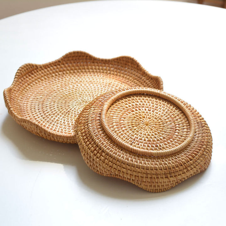 Women handmade natural serving plates set Kalsten