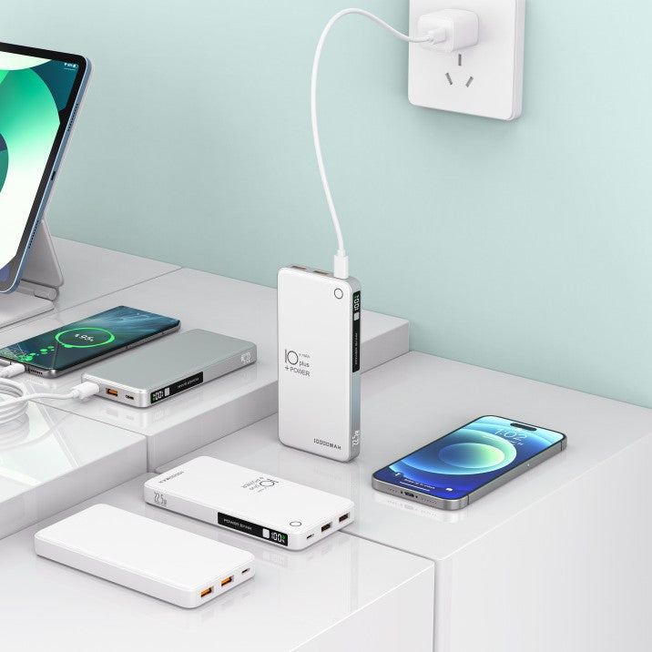 Portable power bank with intelligent LCD display and fast charging function Kalsten