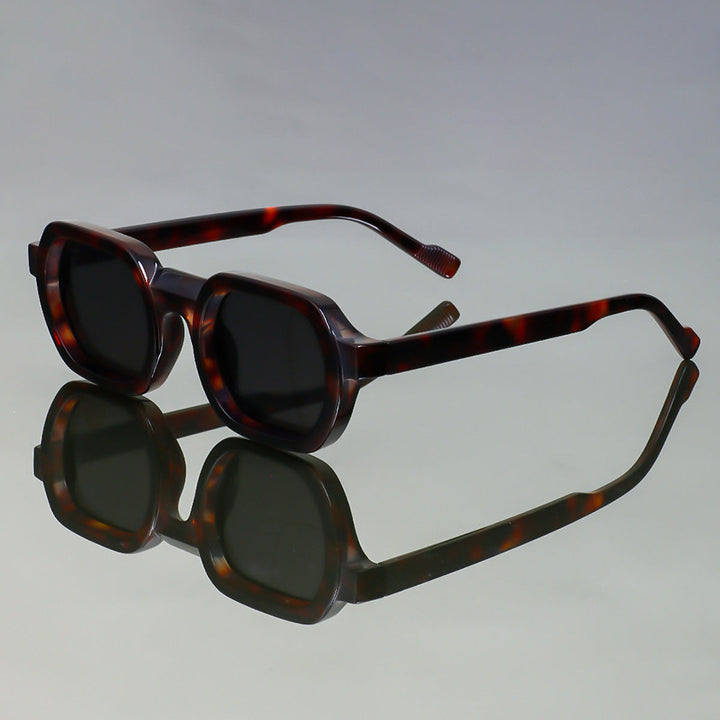 Women’s fashionable sunglasses in modern design with wide frame Kalsten