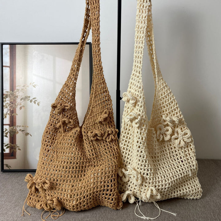 Hand-knotted beach bag with flower details Kalsten