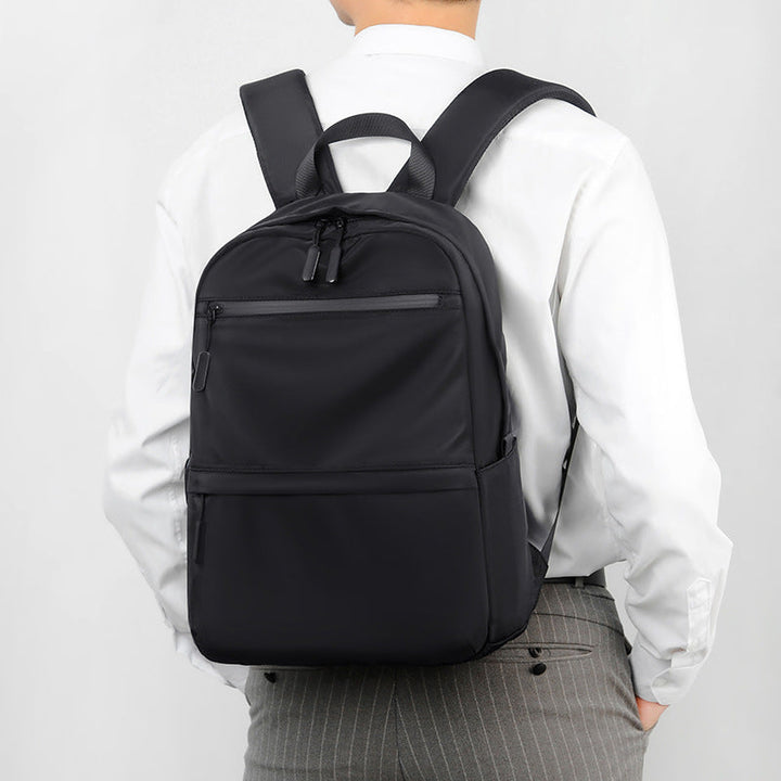 Urban backpack with intelligent compartment system and water-repellent material Kalsten