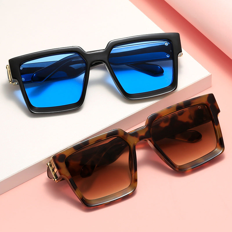 Women's square designer sunglasses with striking frame Kalsten