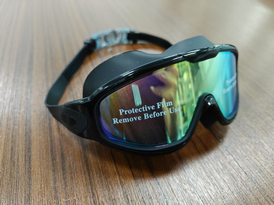 Swimming mask with adjustable comfort and clear field of vision Kalsten
