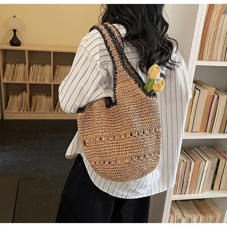 Woven Natural Material Handbag with Minimalist Structure Kalsten