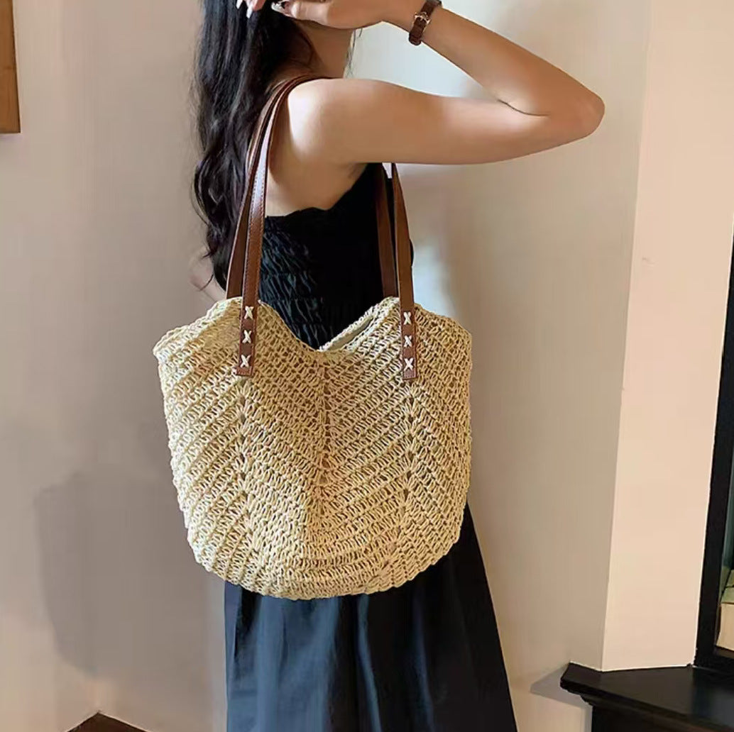 Beach bag with fashionable woven pattern and robust leather straps Kalsten