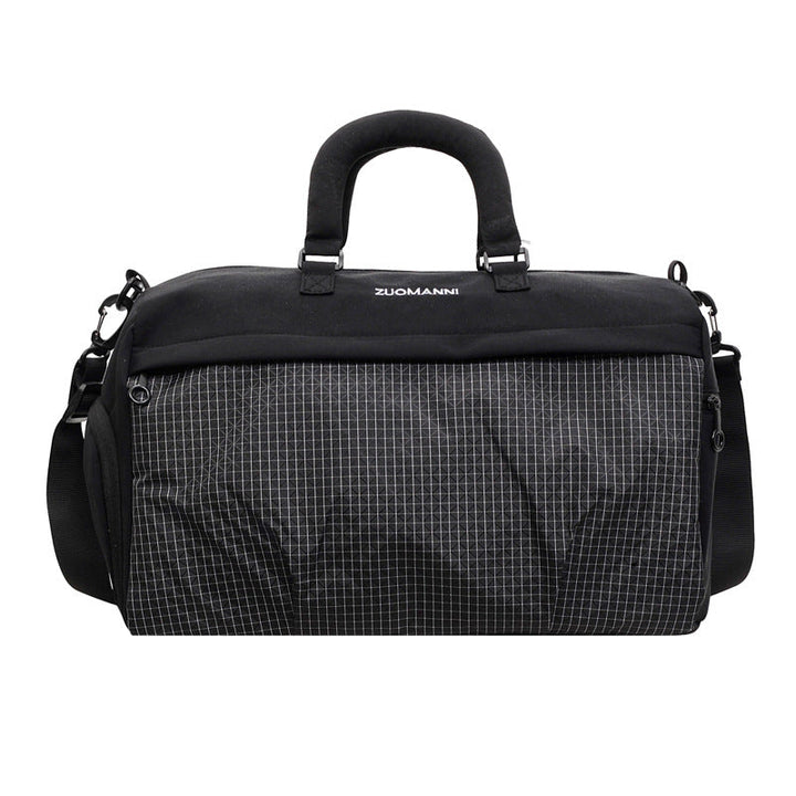 Sporty travel bag with padded carrying system and multiple compartments Kalsten