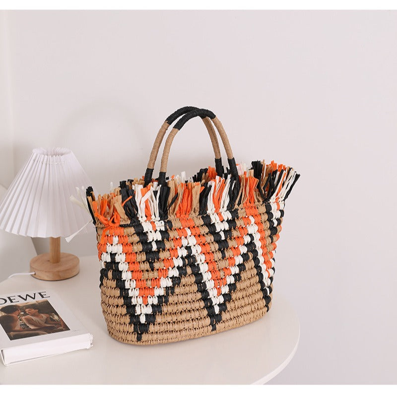 Stylish straw bag with eye-catching pattern Kalsten