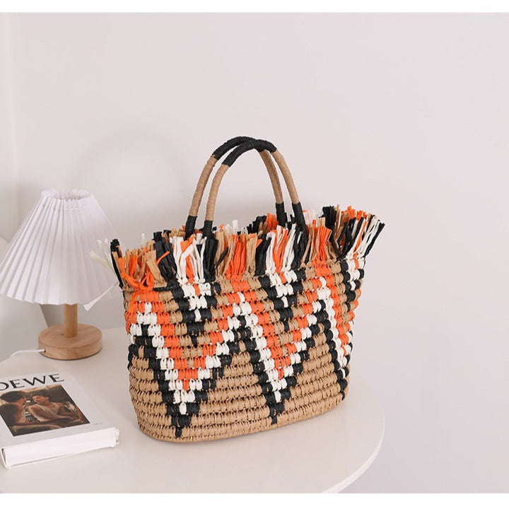 Stylish straw bag with eye-catching pattern Kalsten