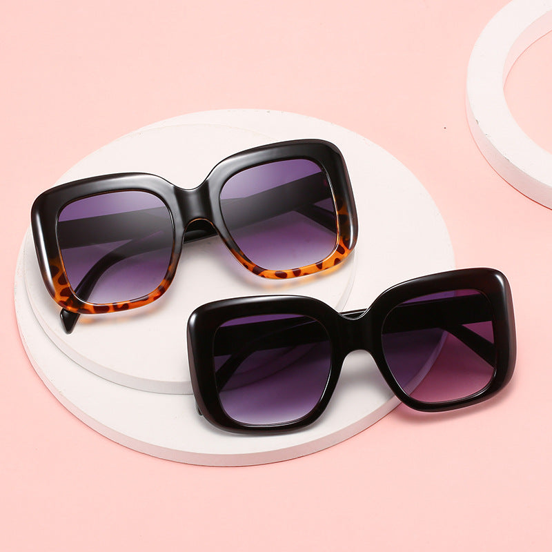 Women's oversized square sunglasses with high-quality plastic frame Kalsten