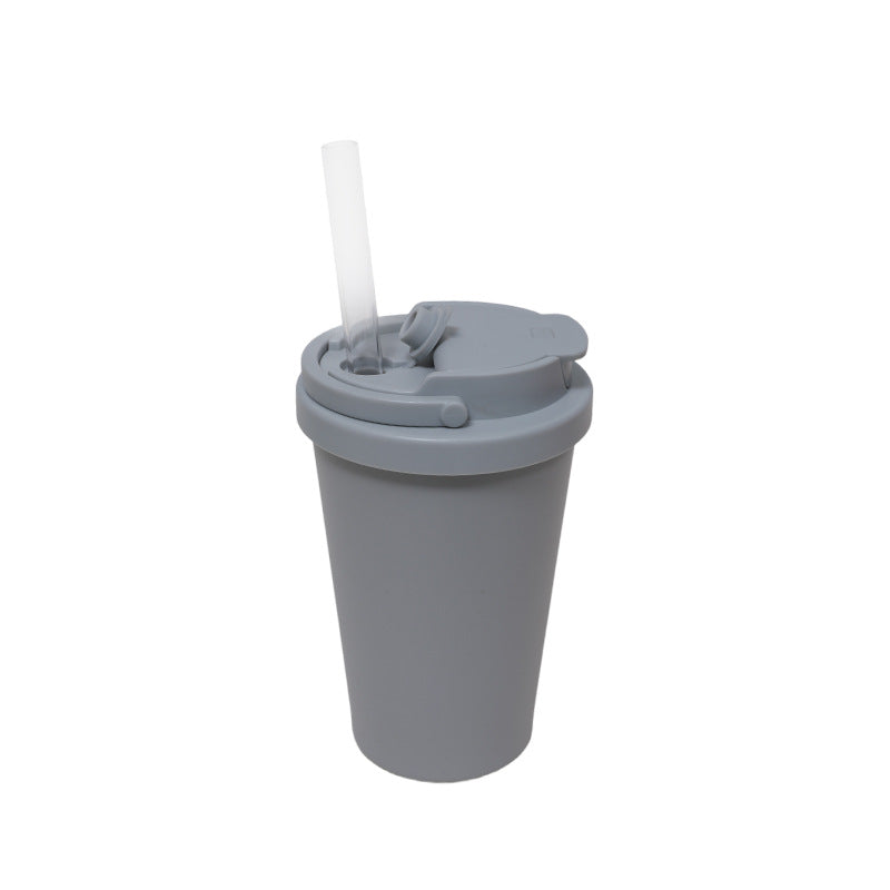 Ladies silicone drinking cup with secure closure system Kalsten