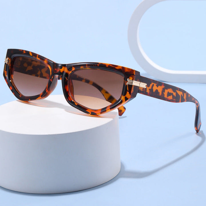 Women's trendy Cat-Eye sunglasses with painted frame and accentuated metal details Kalsten
