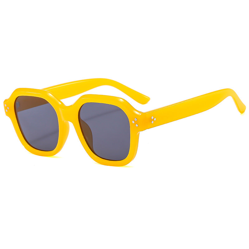 Women’s Fashion Retro Sunglasses with Wide Frame and UV Protection Kalsten