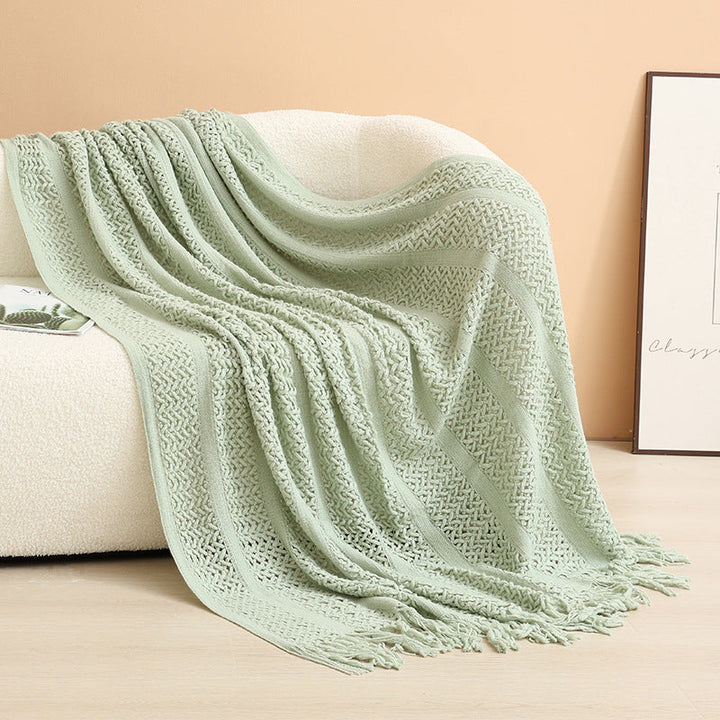 Women knitted throw blanket with fringes Kalsten