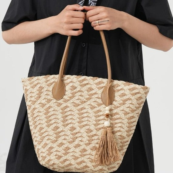 Bast tote bag with stylish zigzag pattern and leather handles Kalsten