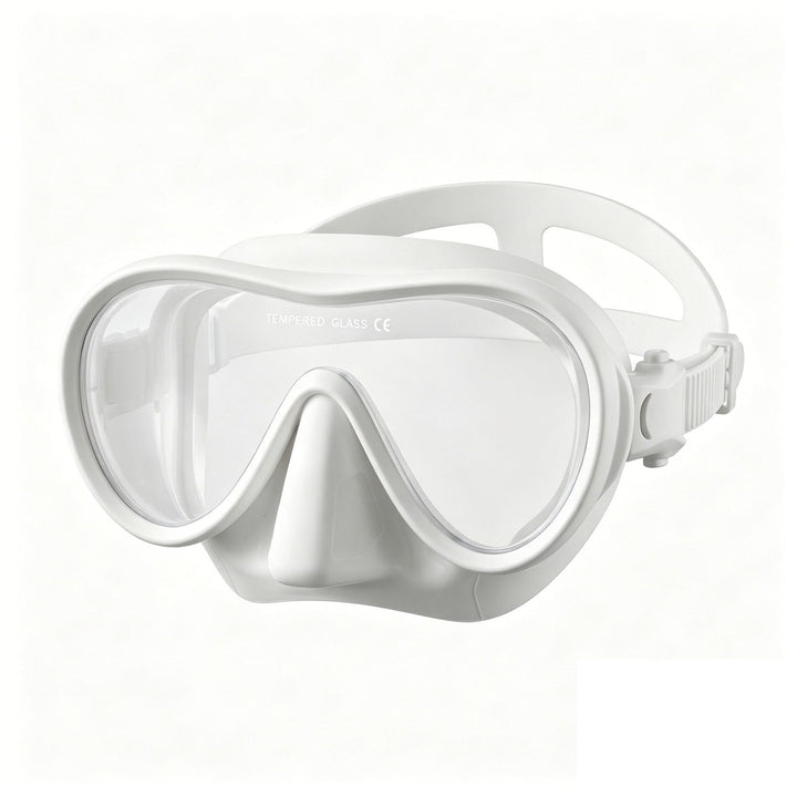 Diving mask with ergonomic design and wide field of vision Kalsten