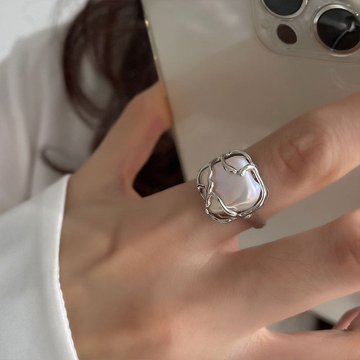 Stylish Ring with Organic Design Kalsten