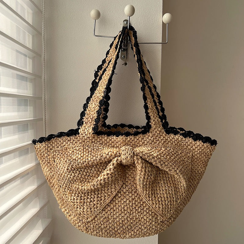 Handcrafted straw bag with geometric pattern Kalsten