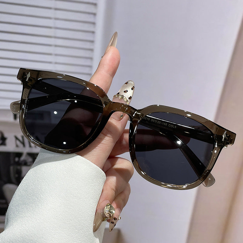 Ladies stylish and fashionable sunglasses with round frame Kalsten